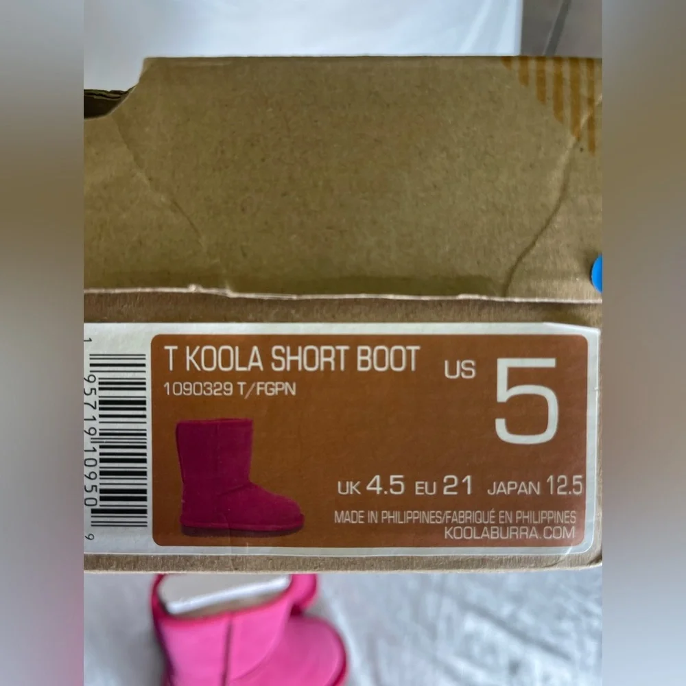 New Toddler size 5 Koolabura by‎ Ugg pink suede boots with fur lining
